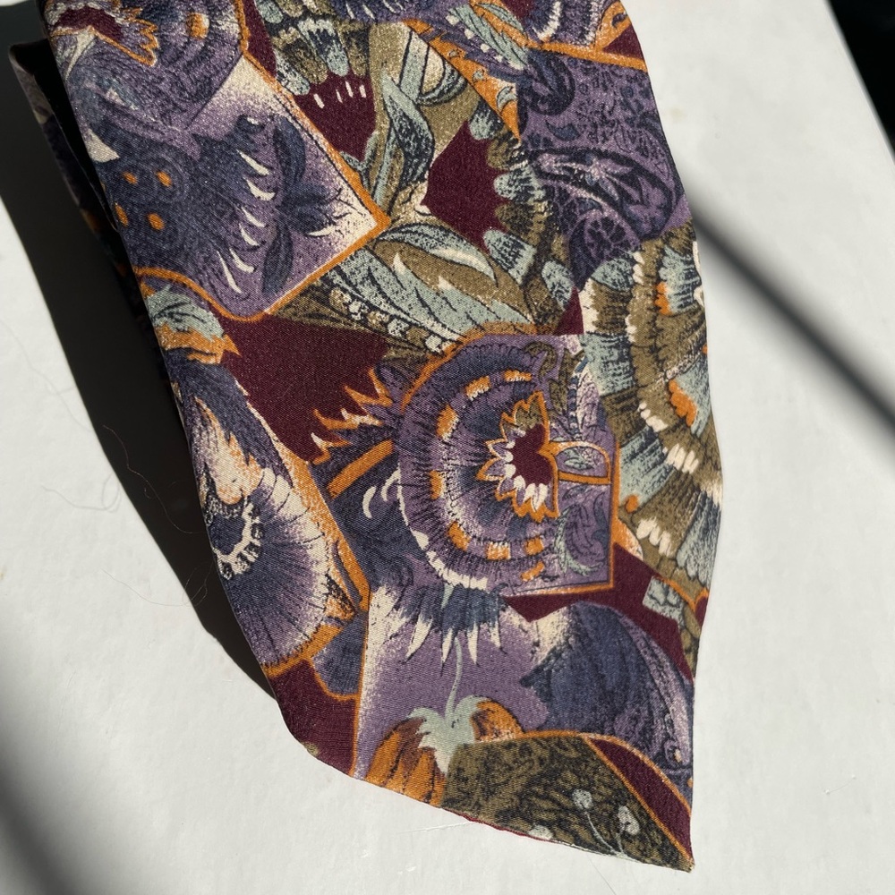 Structure Silk Tie with Floral Handsome Abstract Design